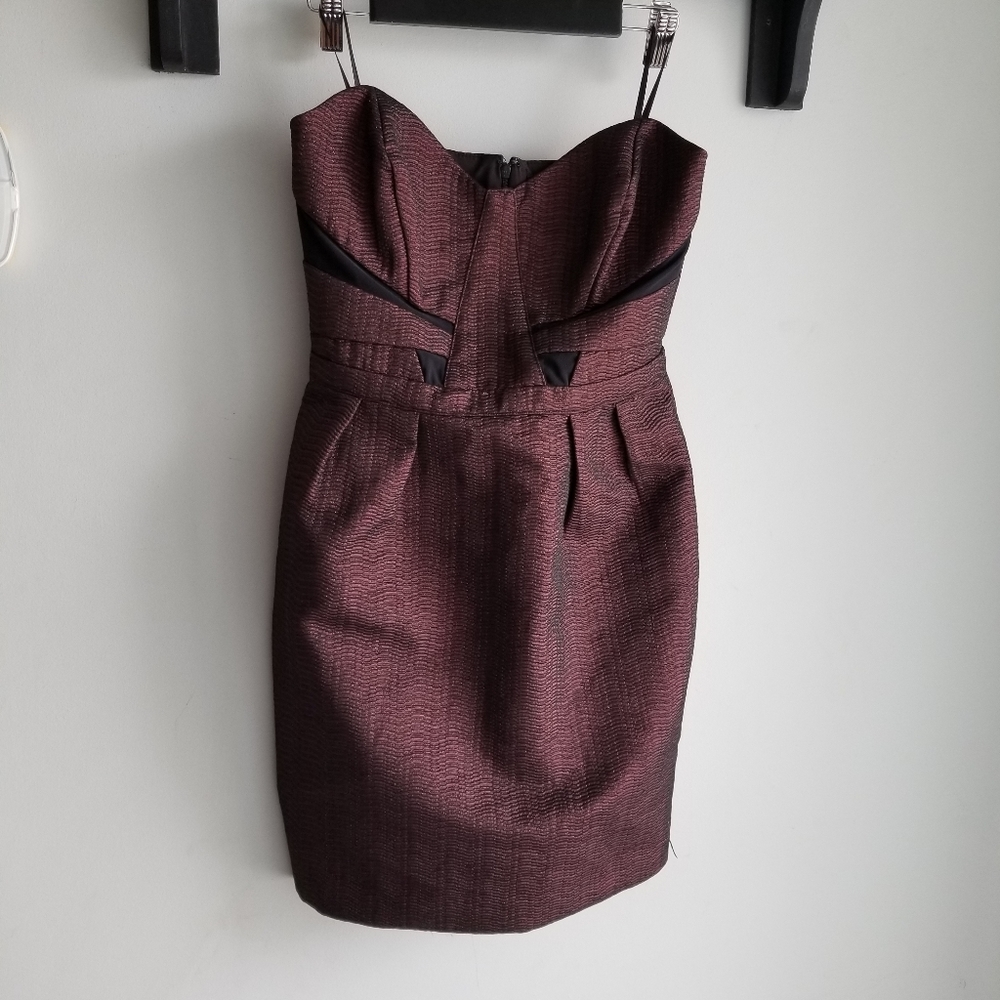 👗DYNAMITE BURGUNDY STRAPLESS SEMI FORMAL DRESS